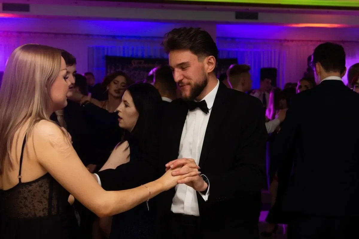 Studniówka Liceum Ogólnokształcącego im. Mikołaja Kopernika w Ostrowi Mazowieckiej! (zdjęcia, wideo)
