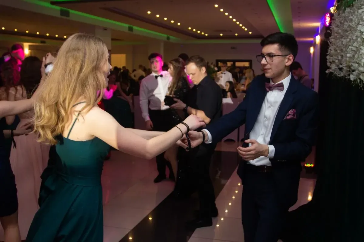 Studniówka Liceum Ogólnokształcącego im. Mikołaja Kopernika w Ostrowi Mazowieckiej! (zdjęcia, wideo)