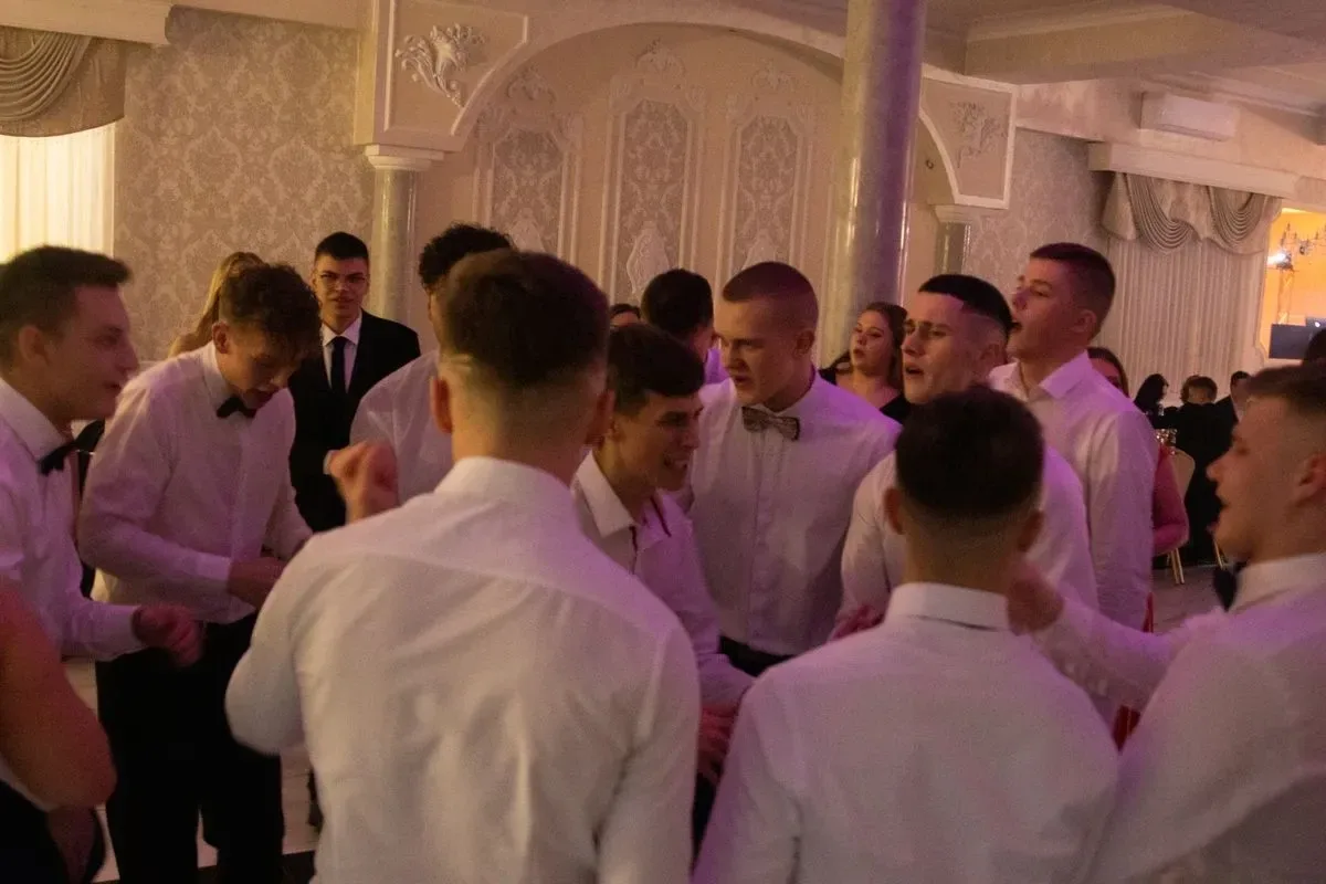 Studniówka maturzystów z Zespołu Szkół im. Stanisława Staszica w Małkini Górnej! (zdjęcia, wideo)