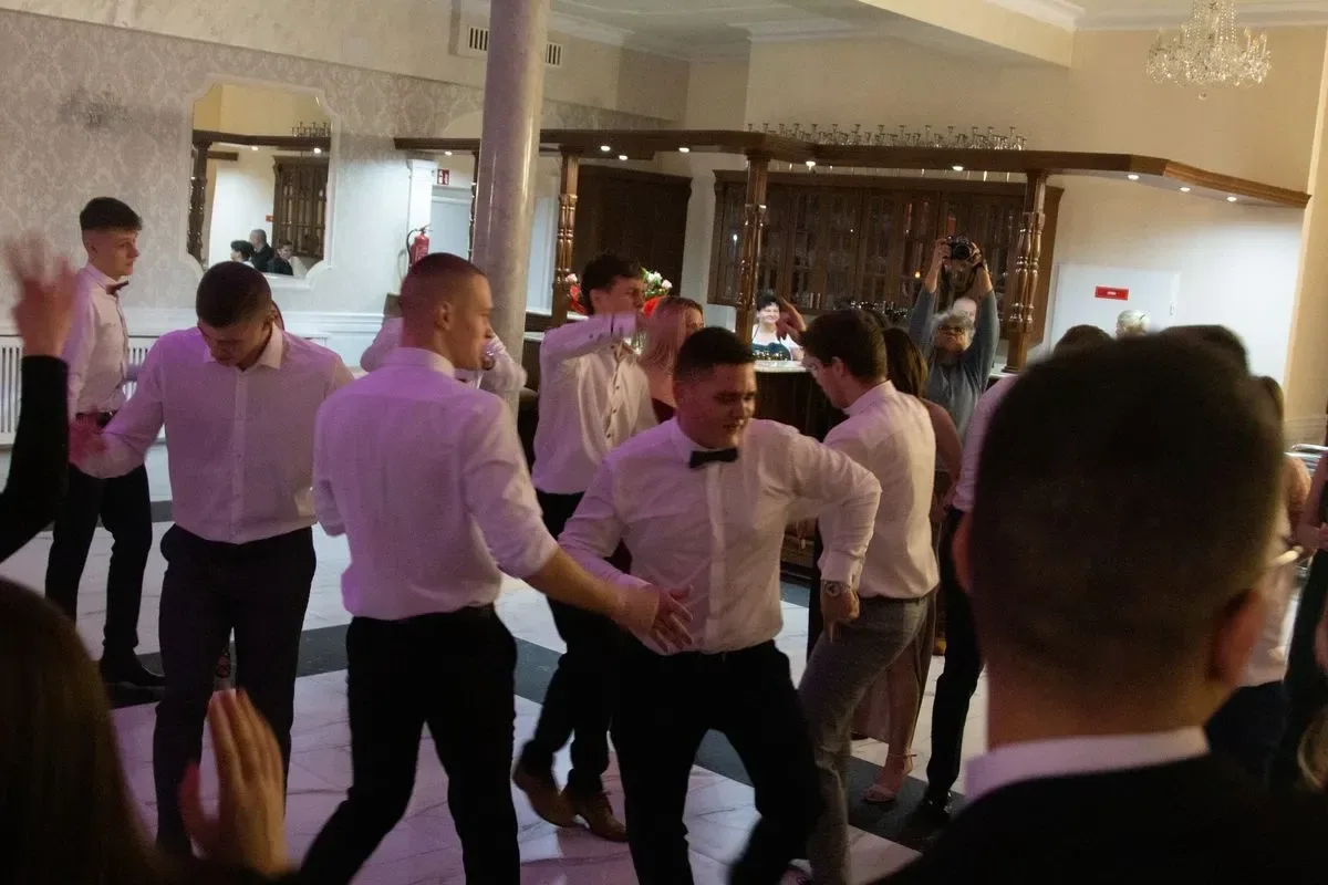 Studniówka maturzystów z Zespołu Szkół im. Stanisława Staszica w Małkini Górnej! (zdjęcia, wideo)