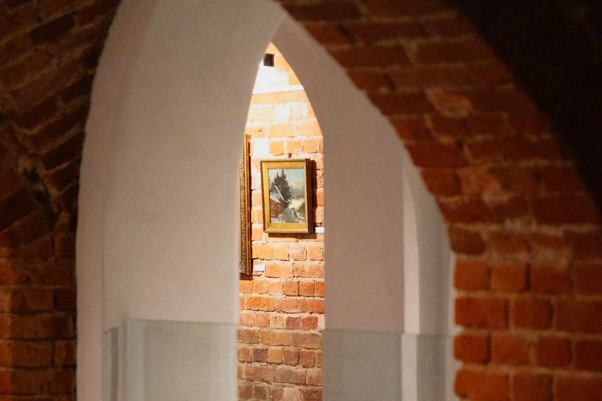 Górskie pejzaże w ostrowskich Jatkach. Andrzej Kubasiewicz opowiedział o kolekcji (zdjęcia)