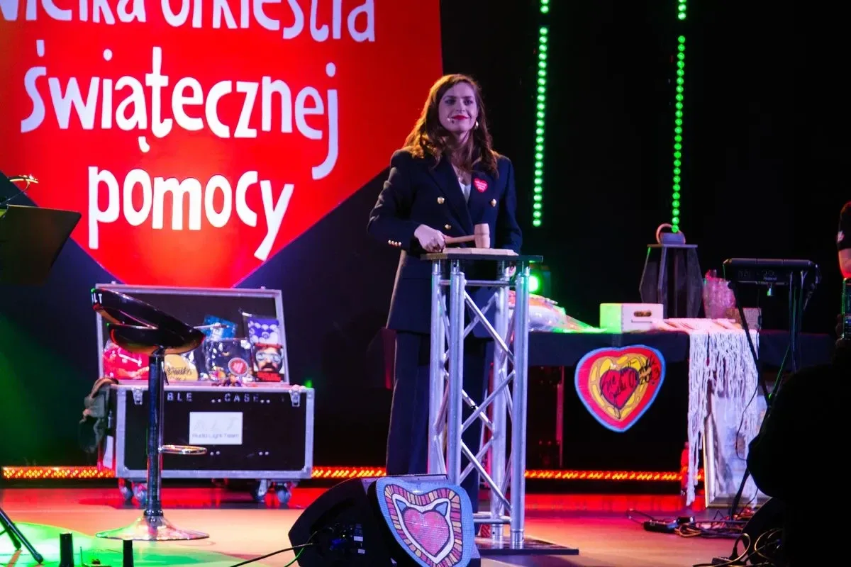 Kwesta po mieście i licytacje stacjonarne podczas 31. Finału WOŚP w Ostrowi Mazowieckiej (zdjęcia)