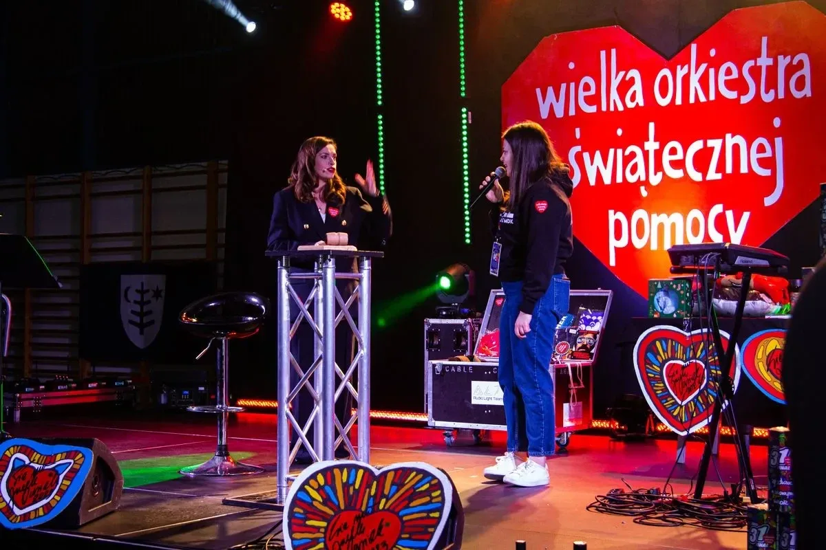 Kwesta po mieście i licytacje stacjonarne podczas 31. Finału WOŚP w Ostrowi Mazowieckiej (zdjęcia)