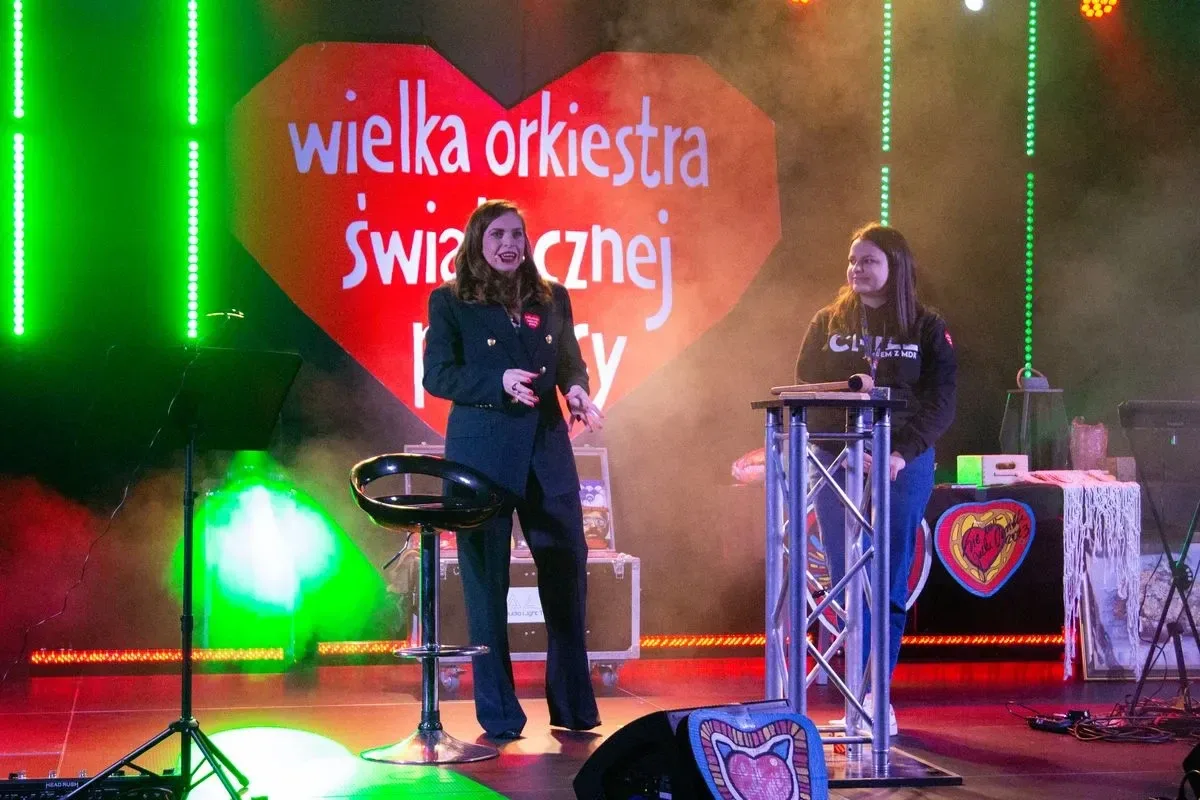 Kwesta po mieście i licytacje stacjonarne podczas 31. Finału WOŚP w Ostrowi Mazowieckiej (zdjęcia)