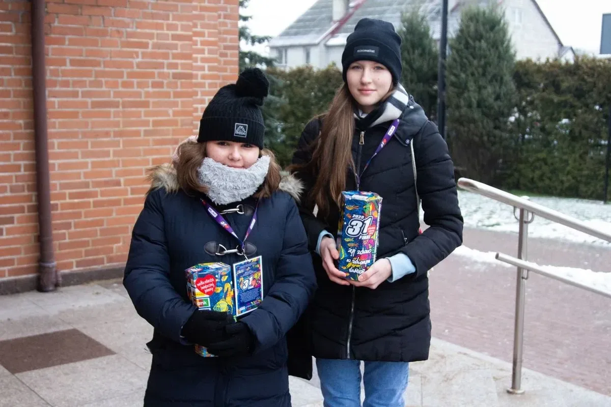 Kwesta po mieście i licytacje stacjonarne podczas 31. Finału WOŚP w Ostrowi Mazowieckiej (zdjęcia)