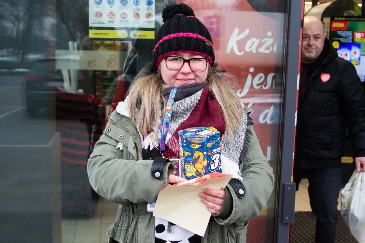 Kwesta po mieście i licytacje stacjonarne podczas 31. Finału WOŚP w Ostrowi Mazowieckiej (zdjęcia)