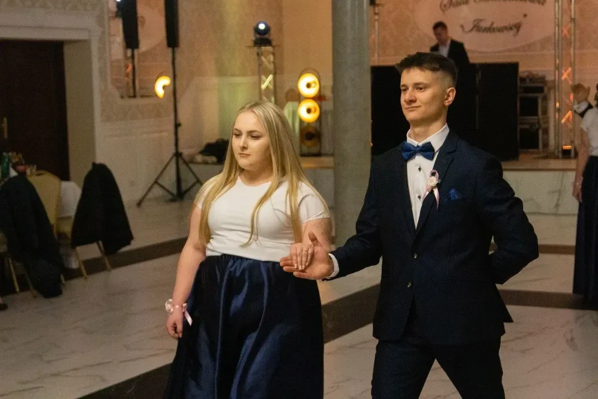 Studniówka maturzystów z Zespołu Szkół im. Stanisława Staszica w Małkini Górnej! (zdjęcia, wideo)