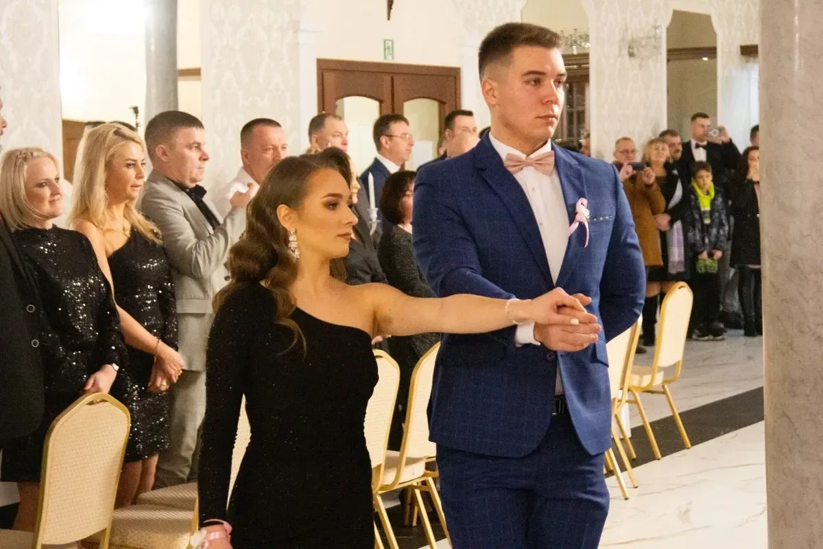 Studniówka maturzystów z Zespołu Szkół im. Stanisława Staszica w Małkini Górnej! (zdjęcia, wideo)
