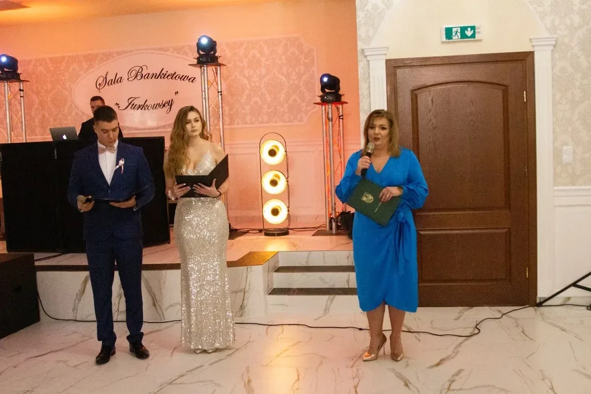 Studniówka maturzystów z Zespołu Szkół im. Stanisława Staszica w Małkini Górnej! (zdjęcia, wideo)