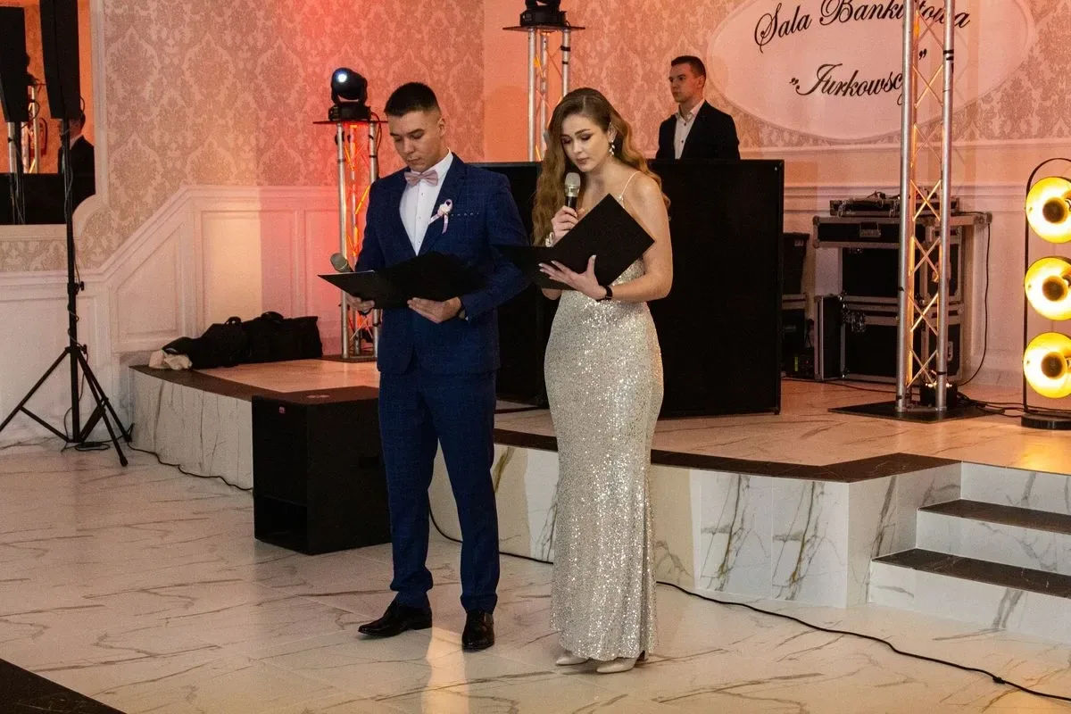 Studniówka maturzystów z Zespołu Szkół im. Stanisława Staszica w Małkini Górnej! (zdjęcia, wideo)