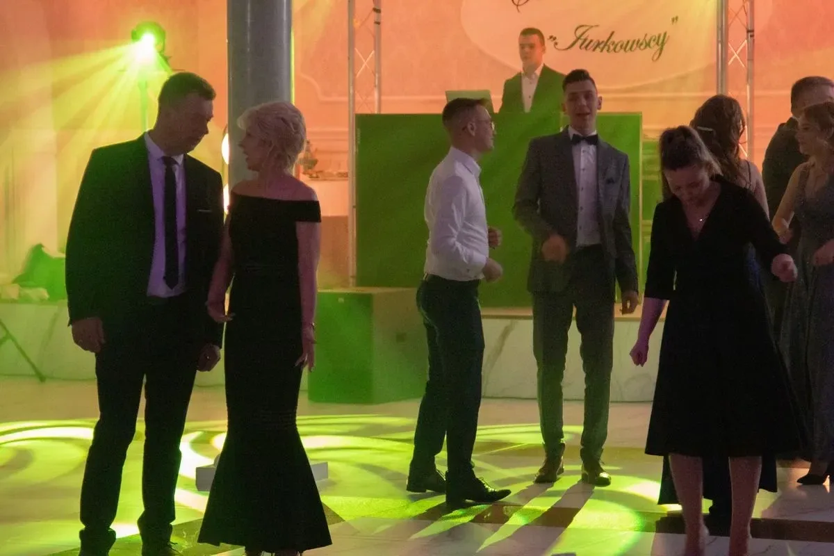 Studniówka maturzystów z Zespołu Szkół im. Stanisława Staszica w Małkini Górnej! (zdjęcia, wideo)