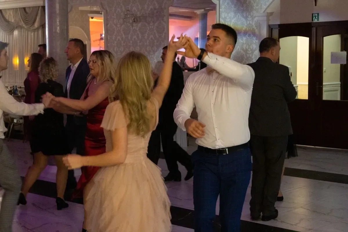 Studniówka maturzystów z Zespołu Szkół im. Stanisława Staszica w Małkini Górnej! (zdjęcia, wideo)