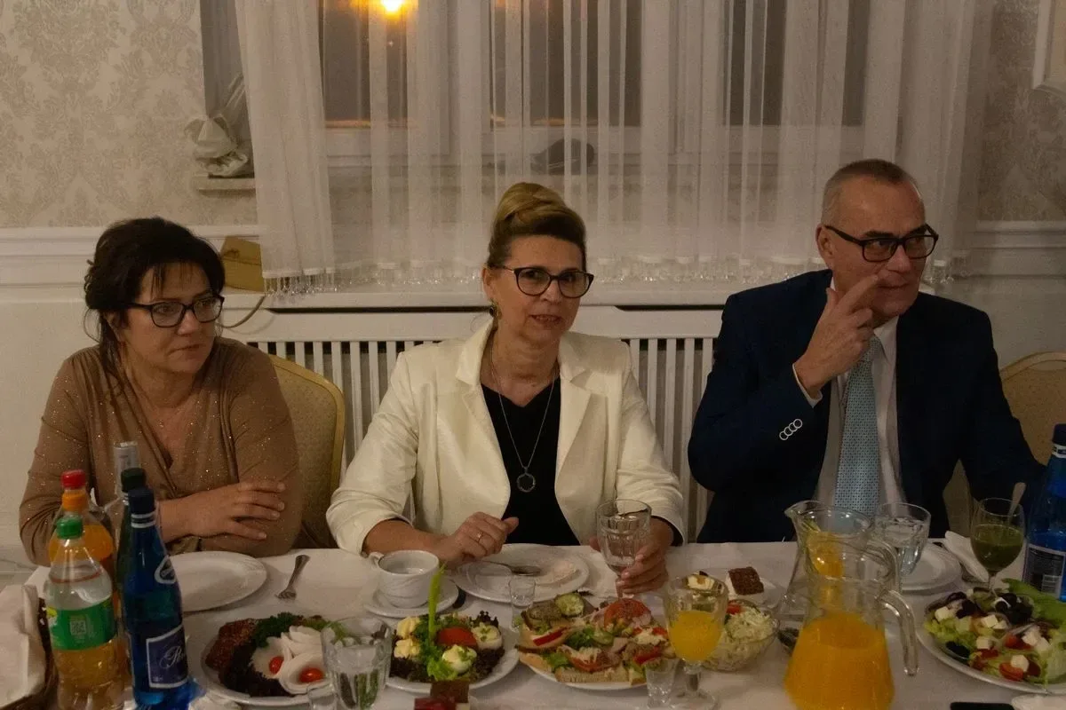 Studniówka maturzystów z Zespołu Szkół im. Stanisława Staszica w Małkini Górnej! (zdjęcia, wideo)