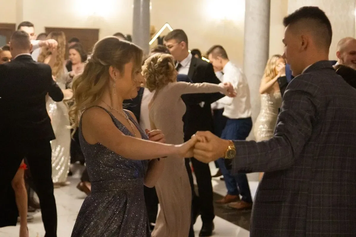 Studniówka maturzystów z Zespołu Szkół im. Stanisława Staszica w Małkini Górnej! (zdjęcia, wideo)