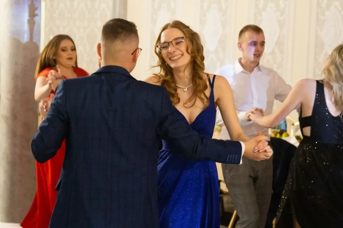 Studniówka maturzystów z Zespołu Szkół im. Stanisława Staszica w Małkini Górnej! (zdjęcia, wideo)