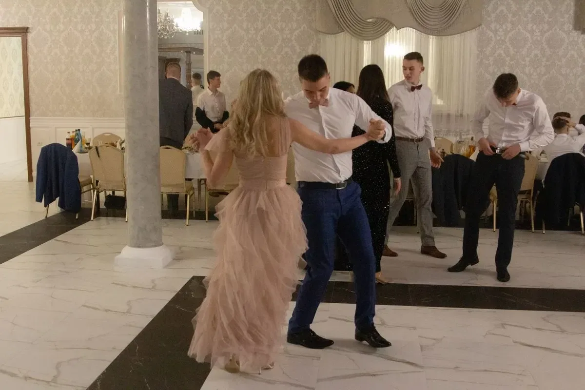 Studniówka maturzystów z Zespołu Szkół im. Stanisława Staszica w Małkini Górnej! (zdjęcia, wideo)