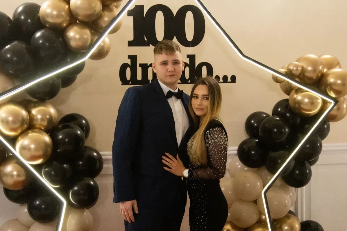 Studniówka maturzystów z Zespołu Szkół im. Stanisława Staszica w Małkini Górnej! (zdjęcia, wideo)