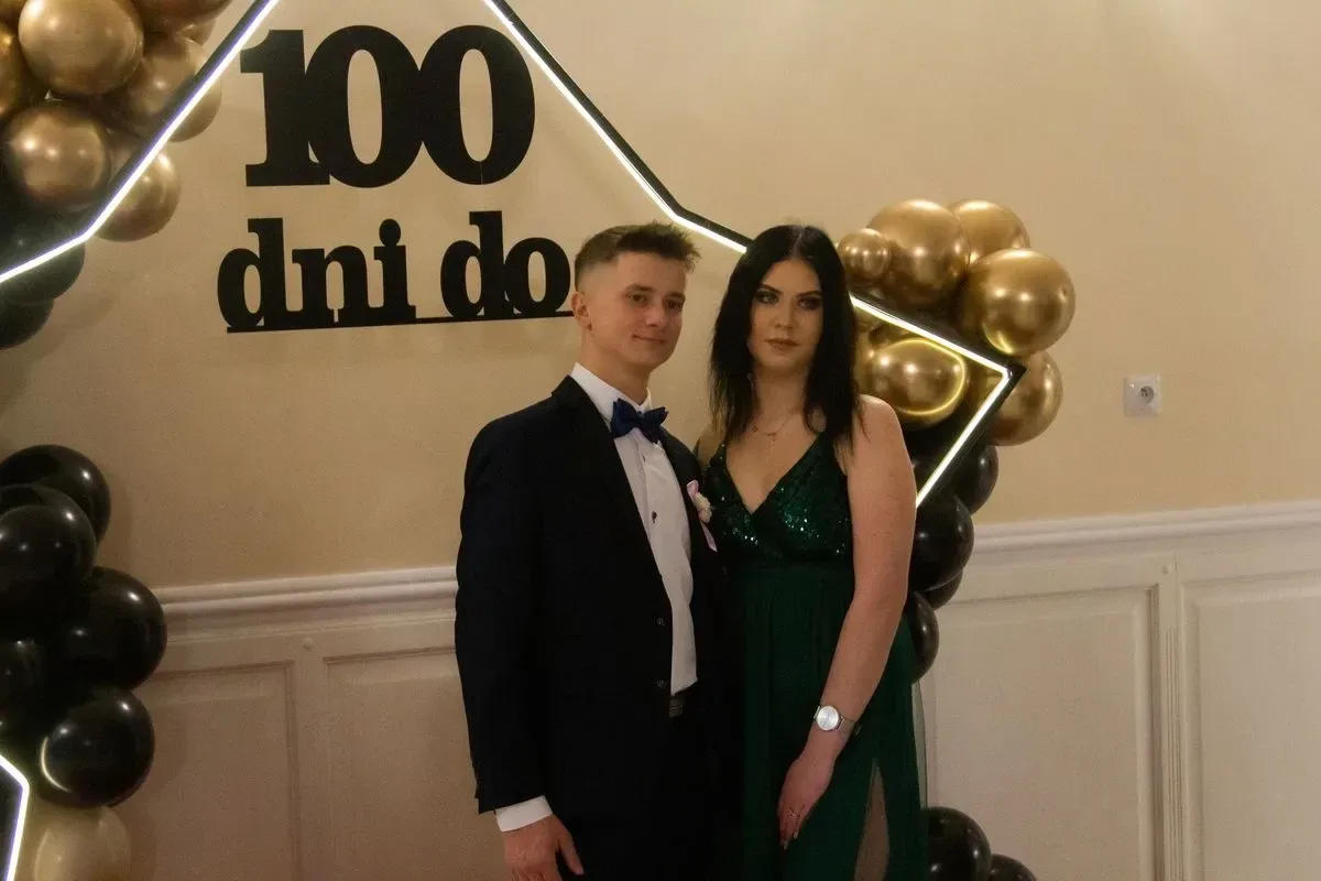 Studniówka maturzystów z Zespołu Szkół im. Stanisława Staszica w Małkini Górnej! (zdjęcia, wideo)