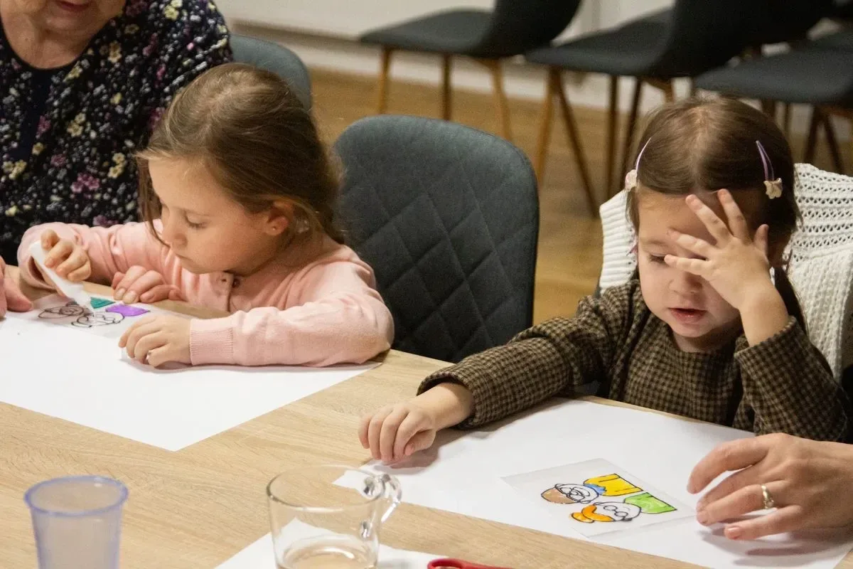 Dzień Babci i Dziadka w Miejskiej Bibliotece Publicznej w Ostrowi Mazowieckiej (zdjęcia)
