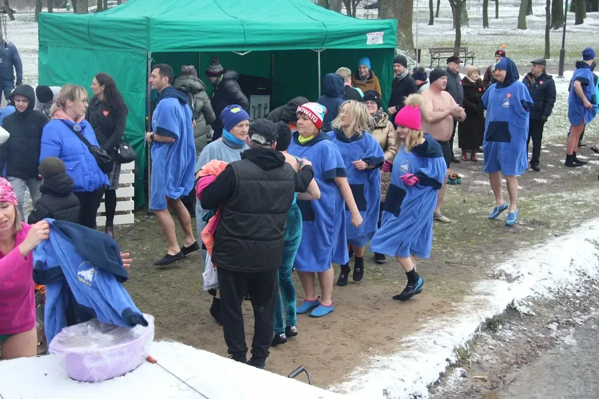 Finał WOŚP na sportowo! Ostrów Biega i Morstrowiaki przyłączyły się do pomocy aktywnie (zdjęcia)