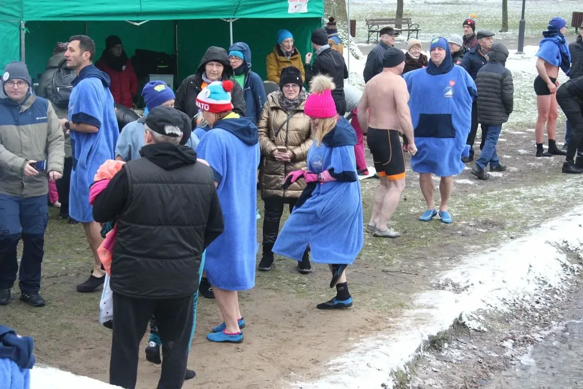 Finał WOŚP na sportowo! Ostrów Biega i Morstrowiaki przyłączyły się do pomocy aktywnie (zdjęcia)