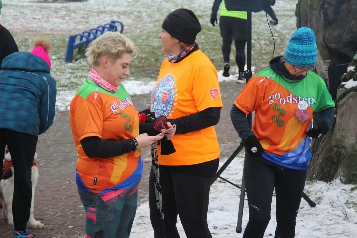 Finał WOŚP na sportowo! Ostrów Biega i Morstrowiaki przyłączyły się do pomocy aktywnie (zdjęcia)