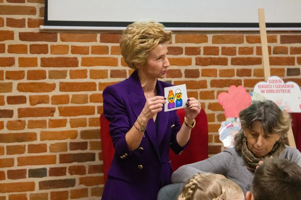 Dzień Babci i Dziadka w Miejskiej Bibliotece Publicznej w Ostrowi Mazowieckiej (zdjęcia)