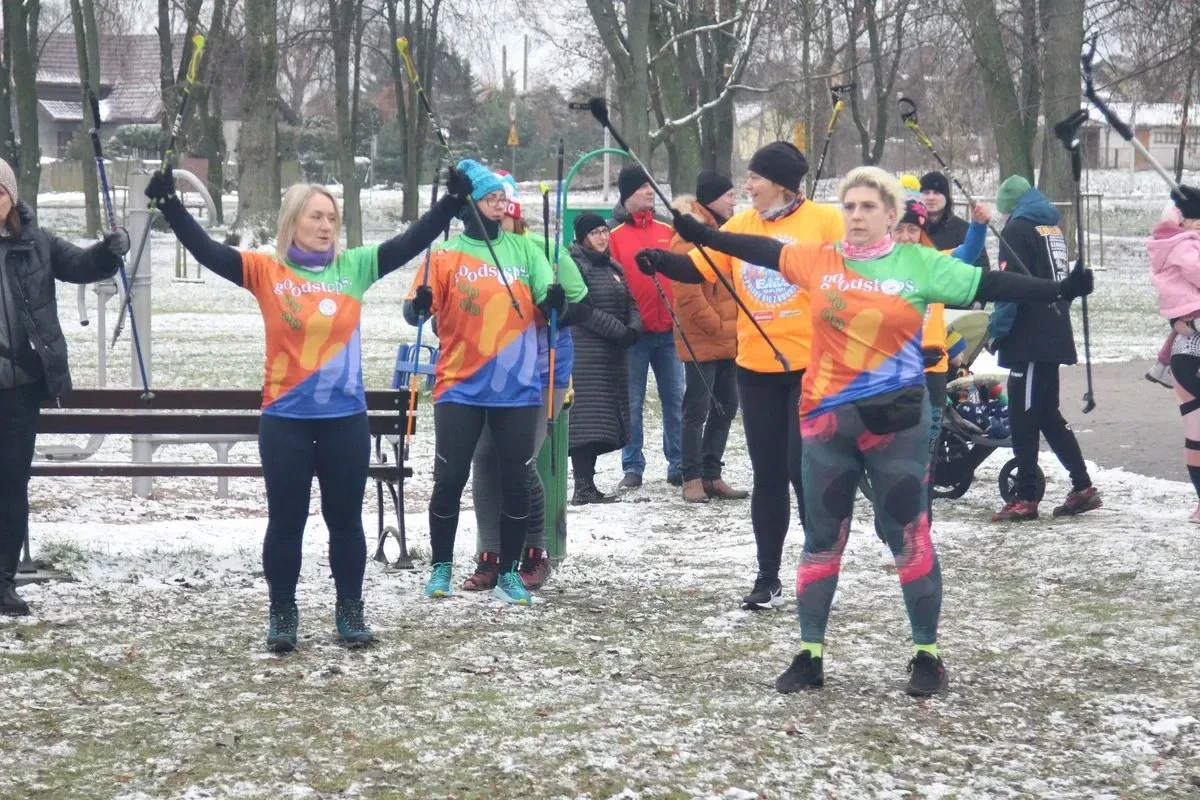 Finał WOŚP na sportowo! Ostrów Biega i Morstrowiaki przyłączyły się do pomocy aktywnie (zdjęcia)