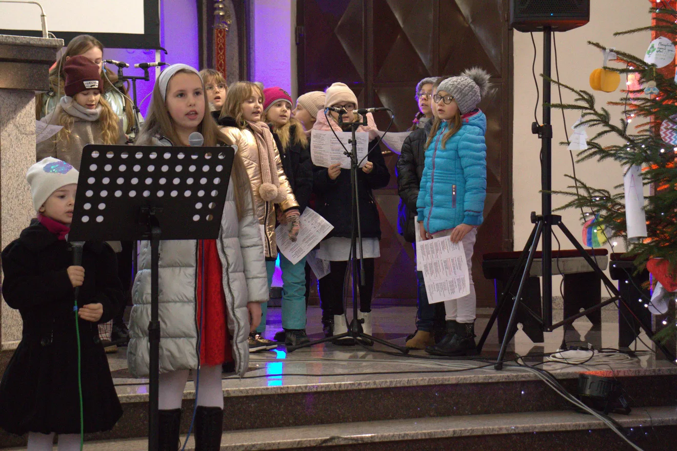 Wspólne kolędowanie w parafii pw. Chrystusa Dobrego Pasterza (zdjęcia, wideo)