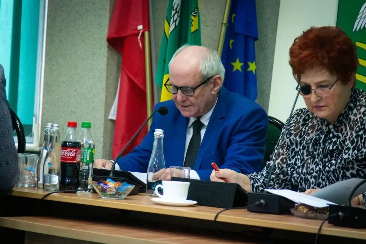 Radni jednogłośnie uchwalili budżet gminy Ostrów Mazowiecka na 2023 rok! (zdjęcia)