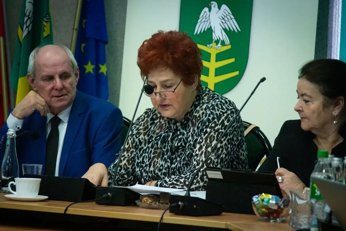 Radni jednogłośnie uchwalili budżet gminy Ostrów Mazowiecka na 2023 rok! (zdjęcia)