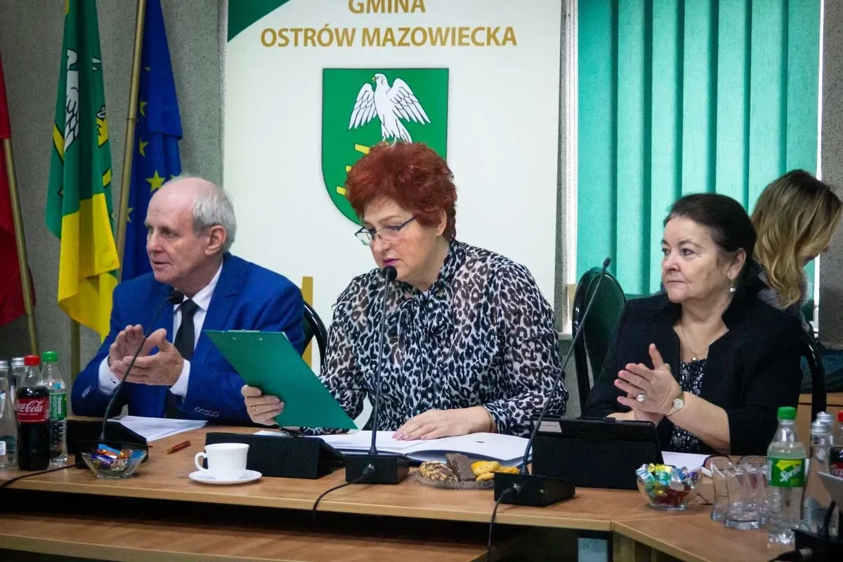 Radni jednogłośnie uchwalili budżet gminy Ostrów Mazowiecka na 2023 rok! (zdjęcia)
