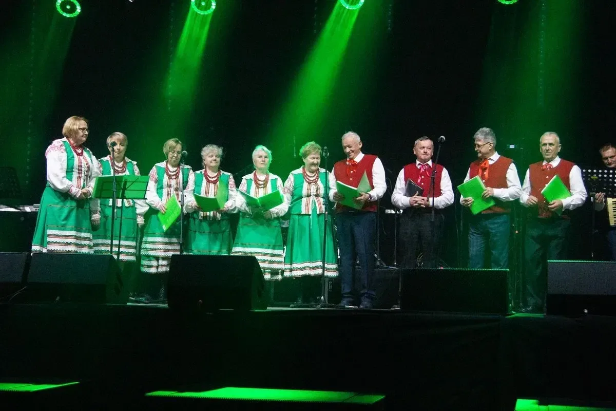 Mieszkańcy wspólnie kolędowali podczas Gminnego Wieczoru Wigilijnego w Małkini Górnej (zdjęcia, wideo)