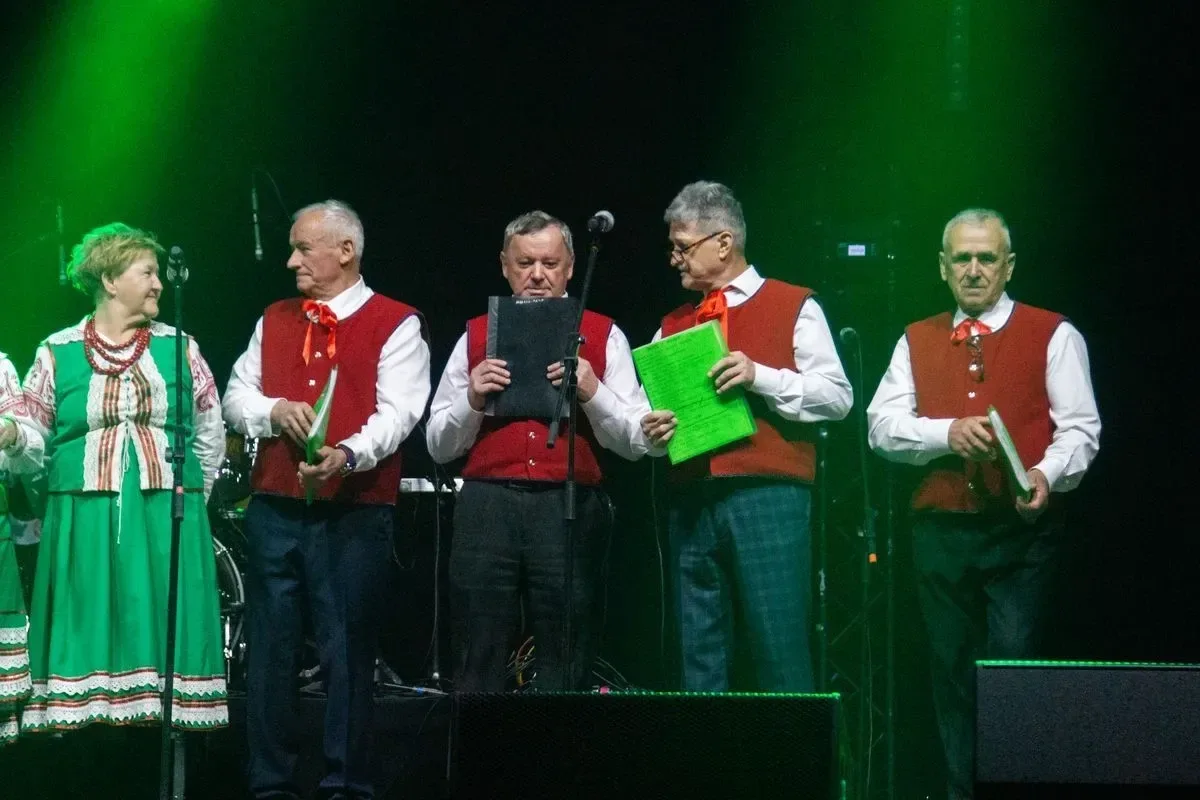 Mieszkańcy wspólnie kolędowali podczas Gminnego Wieczoru Wigilijnego w Małkini Górnej (zdjęcia, wideo)