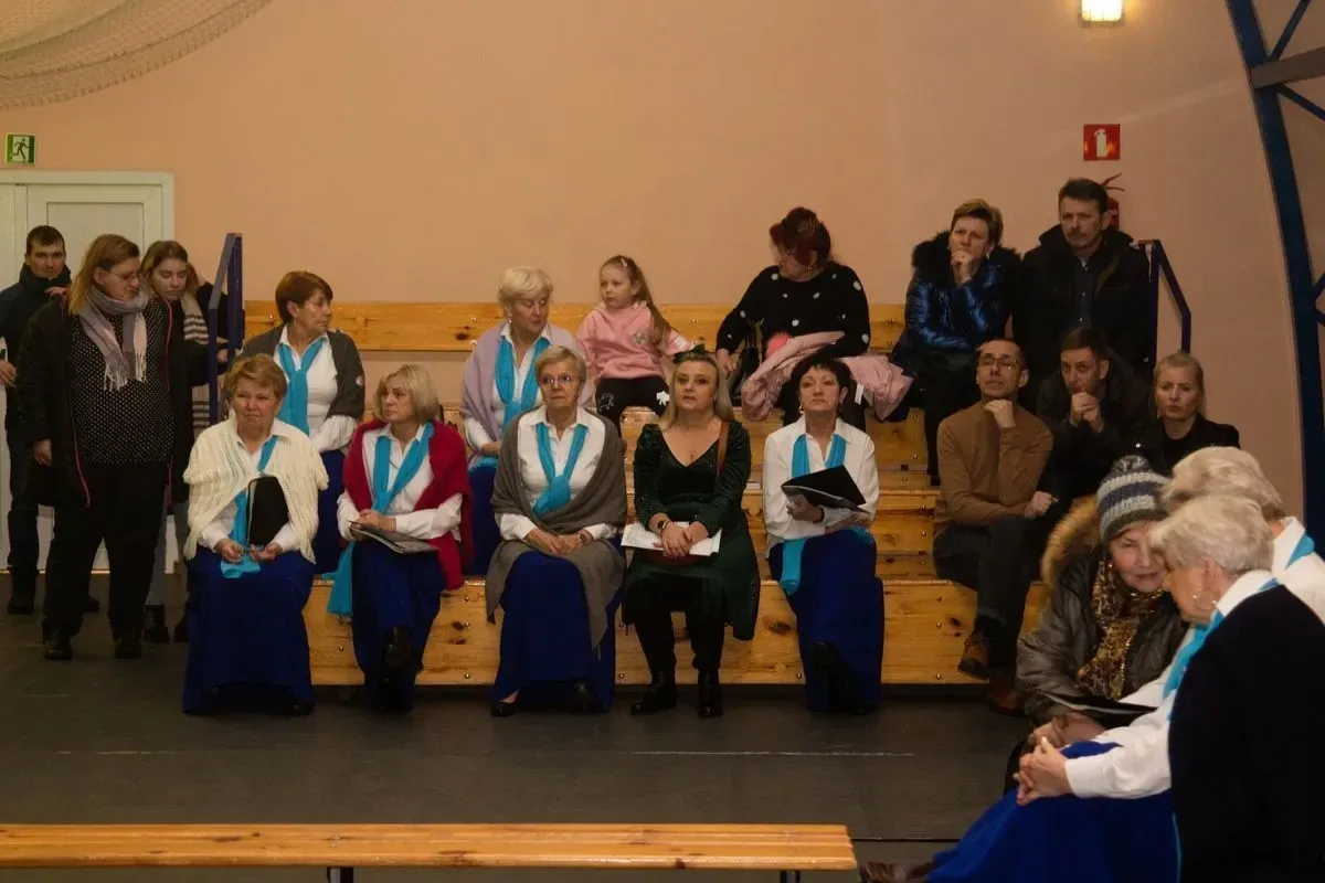 Mieszkańcy wspólnie kolędowali podczas Gminnego Wieczoru Wigilijnego w Małkini Górnej (zdjęcia, wideo)