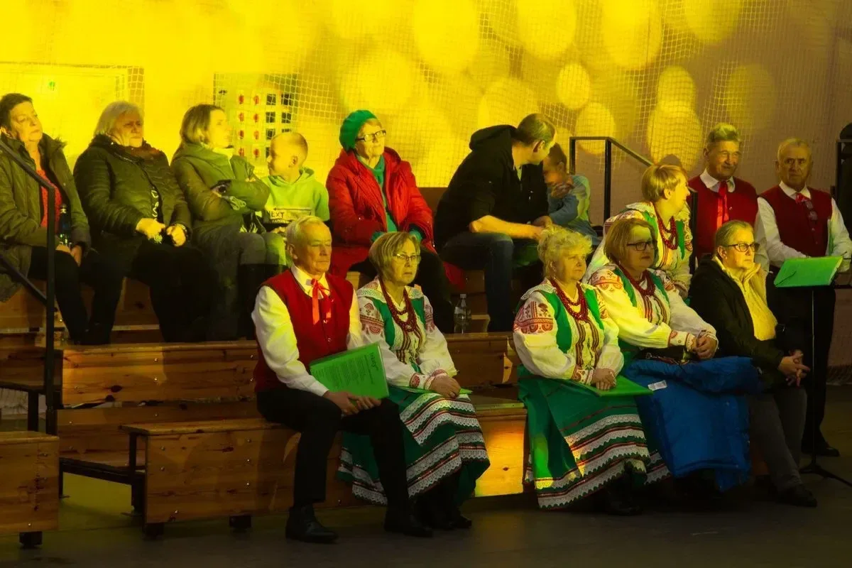 Mieszkańcy wspólnie kolędowali podczas Gminnego Wieczoru Wigilijnego w Małkini Górnej (zdjęcia, wideo)