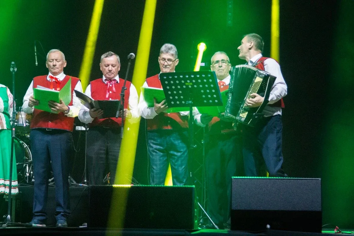 Mieszkańcy wspólnie kolędowali podczas Gminnego Wieczoru Wigilijnego w Małkini Górnej (zdjęcia, wideo)
