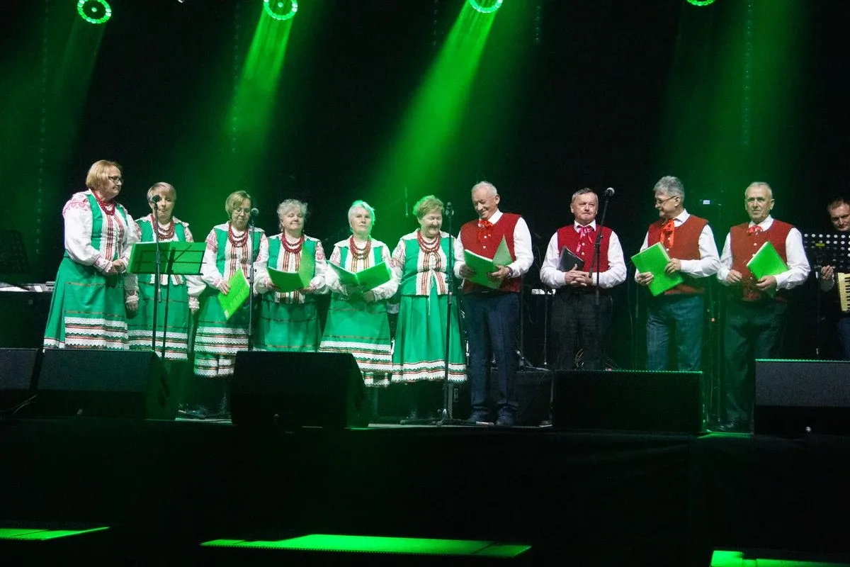 Mieszkańcy wspólnie kolędowali podczas Gminnego Wieczoru Wigilijnego w Małkini Górnej (zdjęcia, wideo)