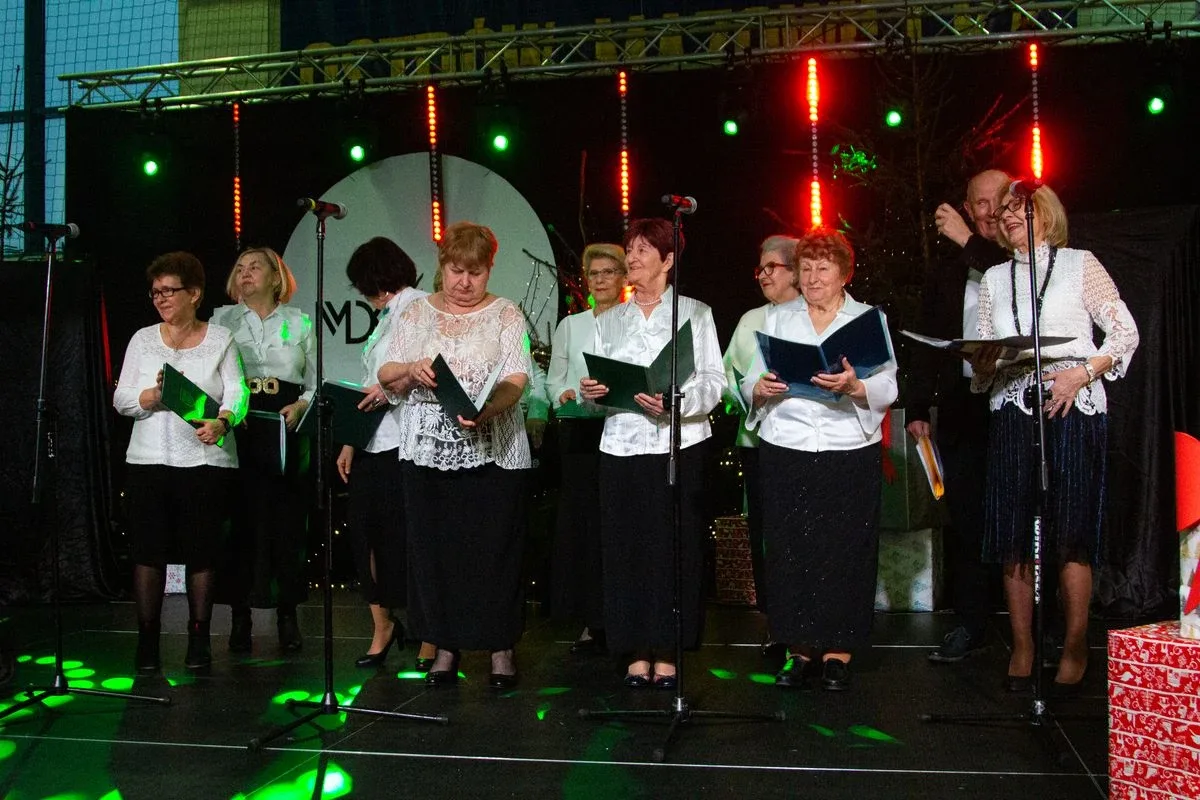 Jarmark bożonarodzeniowy i spotkanie ze Świętym Mikołajem cieszyło się dużym zainteresowaniem! (zdjęcia, wideo)