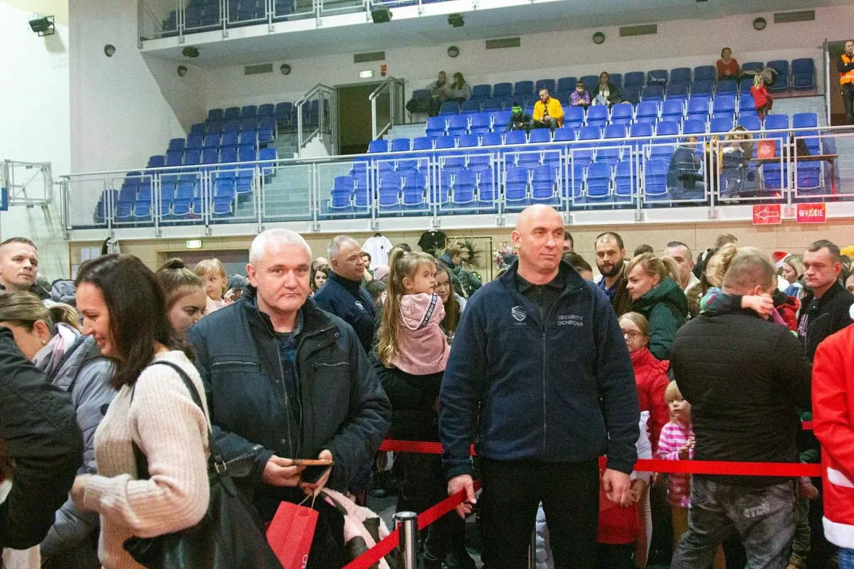 Jarmark bożonarodzeniowy i spotkanie ze Świętym Mikołajem cieszyło się dużym zainteresowaniem! (zdjęcia, wideo)