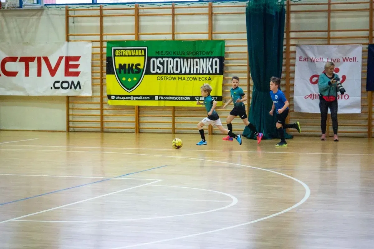 Turniej Mikołajkowy na hali MOSiR Ostrów Mazowiecka (zdjęcia)