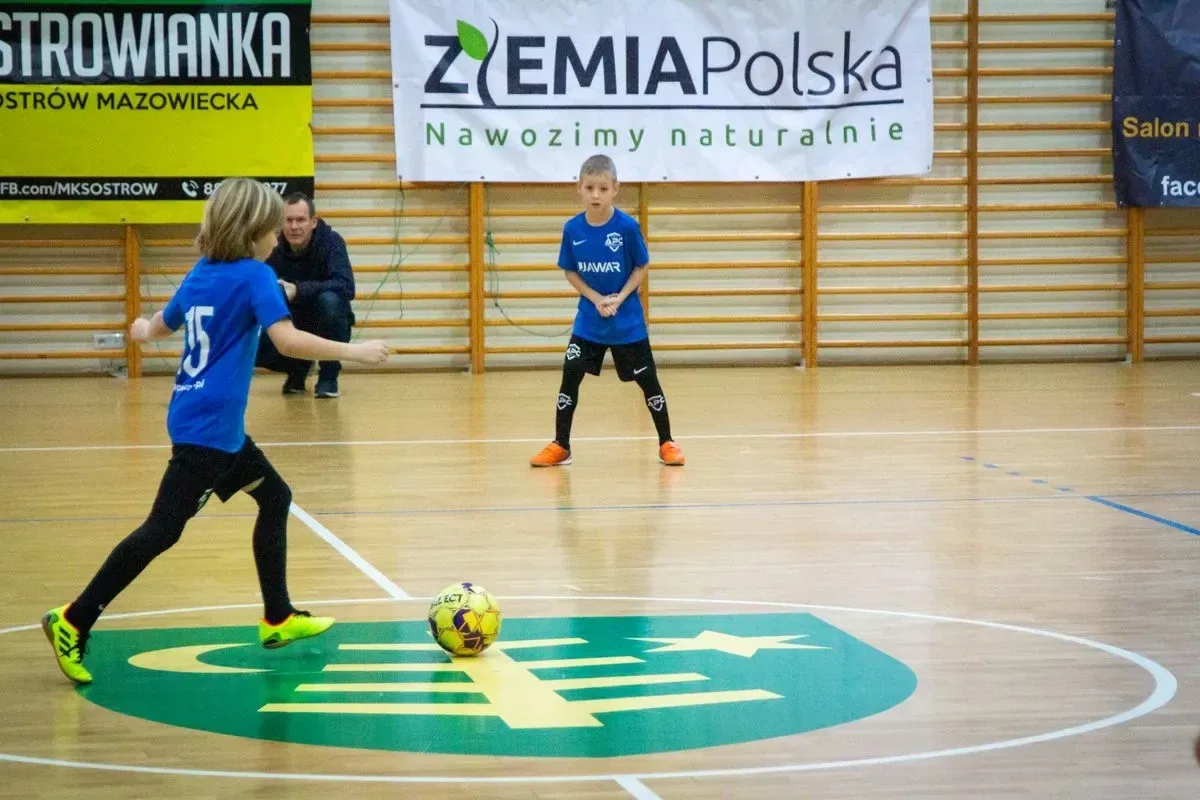 Turniej Mikołajkowy na hali MOSiR Ostrów Mazowiecka (zdjęcia)