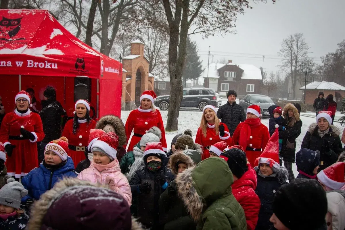 Święty Mikołaj odwiedził mieszkańców Broku! (zdjęcia, wideo)