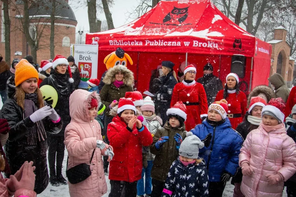Święty Mikołaj odwiedził mieszkańców Broku! (zdjęcia, wideo)