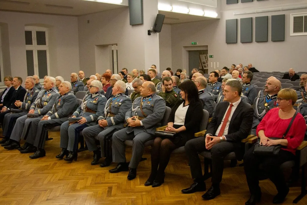 Obchody Dnia Podchorążego i 155. rocznica urodzin marszałka Józefa Piłsudskiego w Komorowie (zdjęcia)
