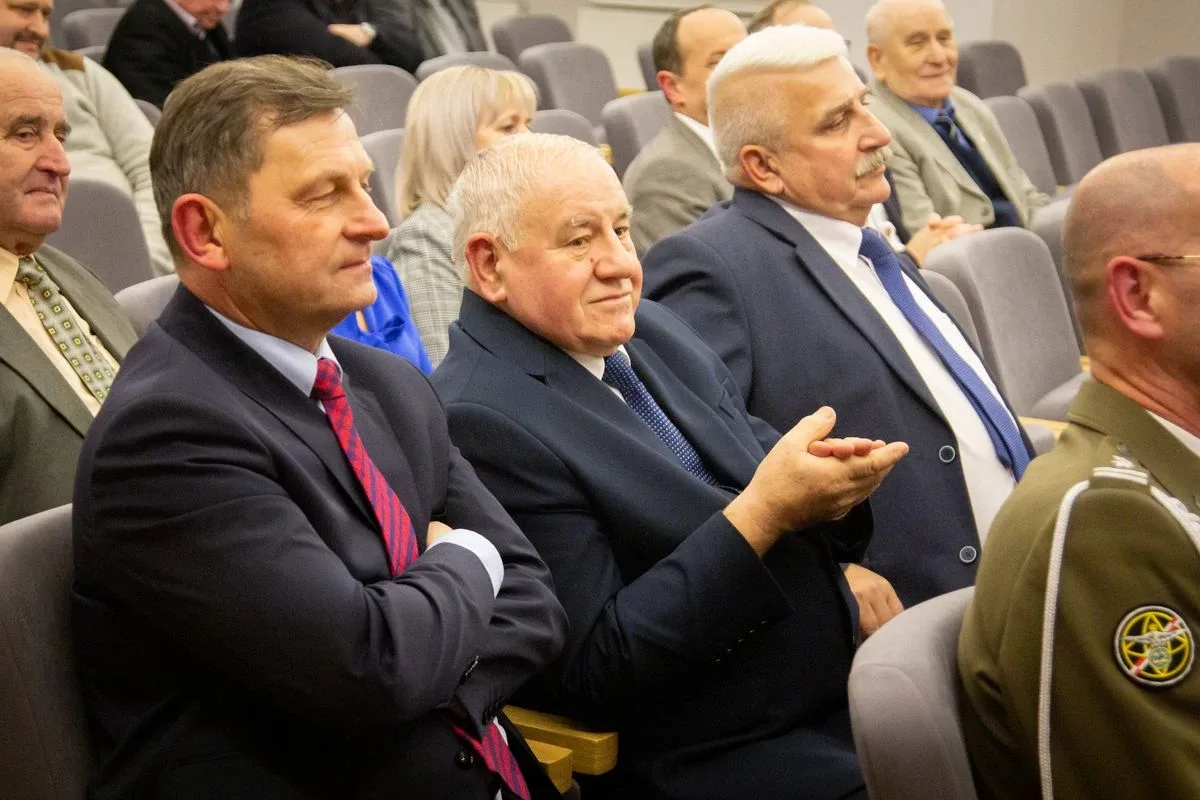 Obchody Dnia Podchorążego i 155. rocznica urodzin marszałka Józefa Piłsudskiego w Komorowie (zdjęcia)