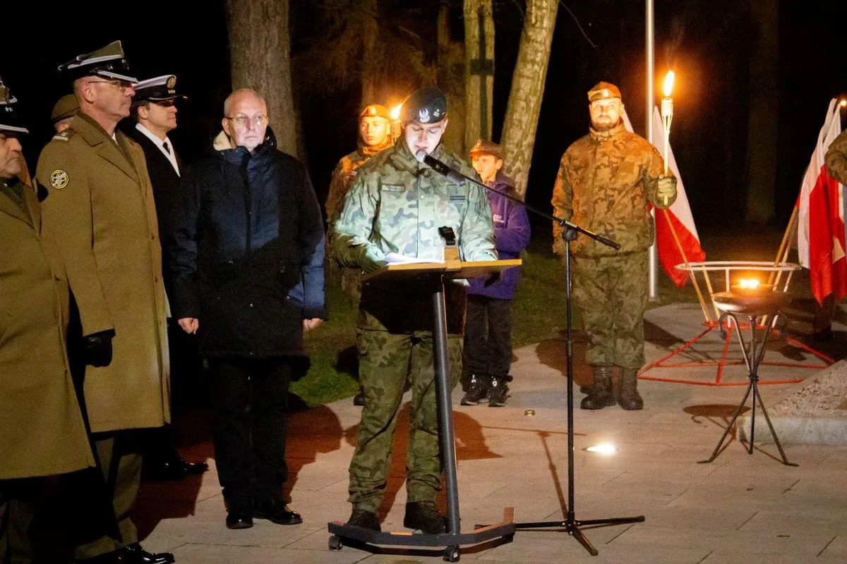 Obchody Dnia Podchorążego i 155. rocznica urodzin marszałka Józefa Piłsudskiego w Komorowie (zdjęcia)