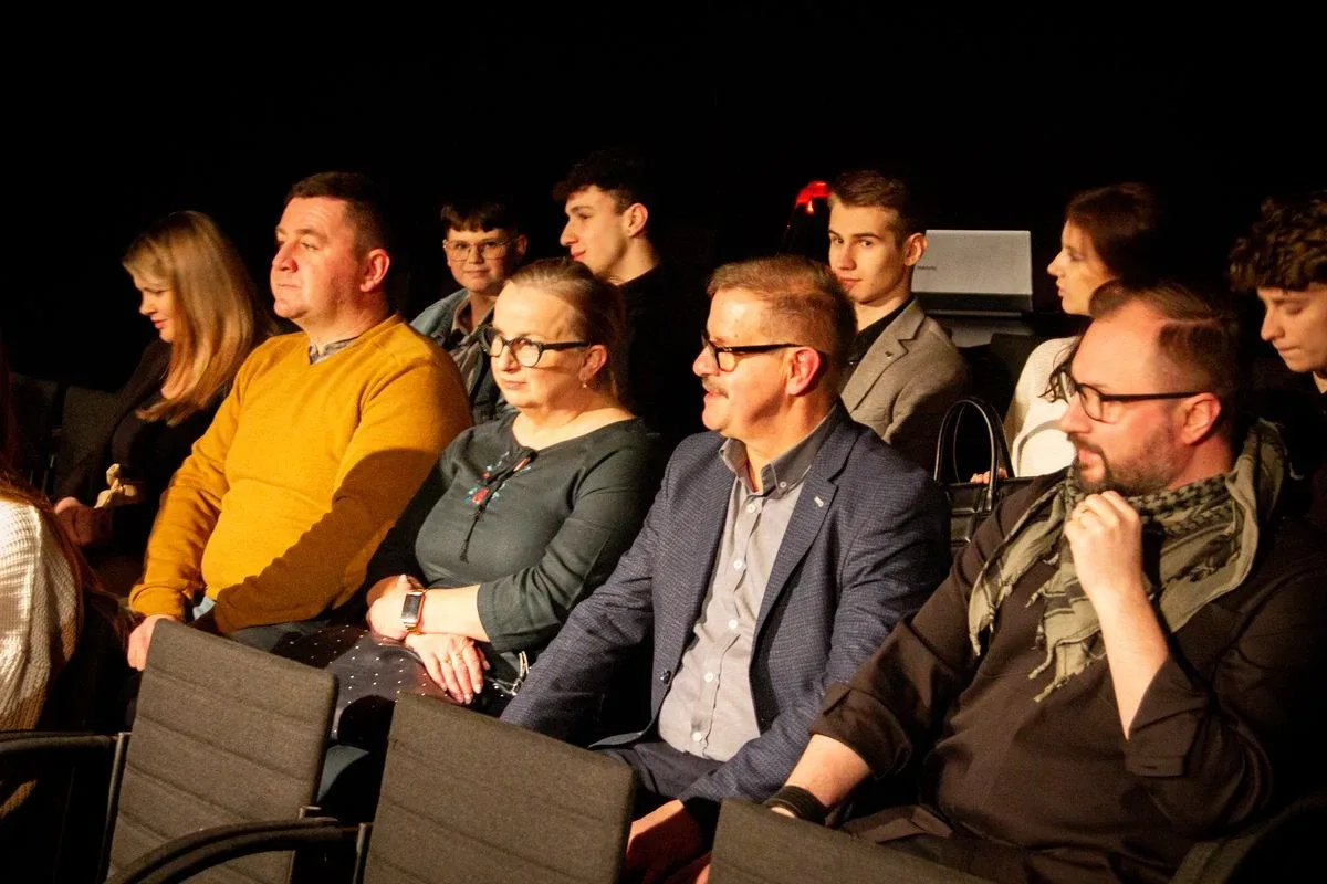 Uroczyste odsłonięcie rzeźby w Teatrze Scena Kotłownia! (zdjęcia)