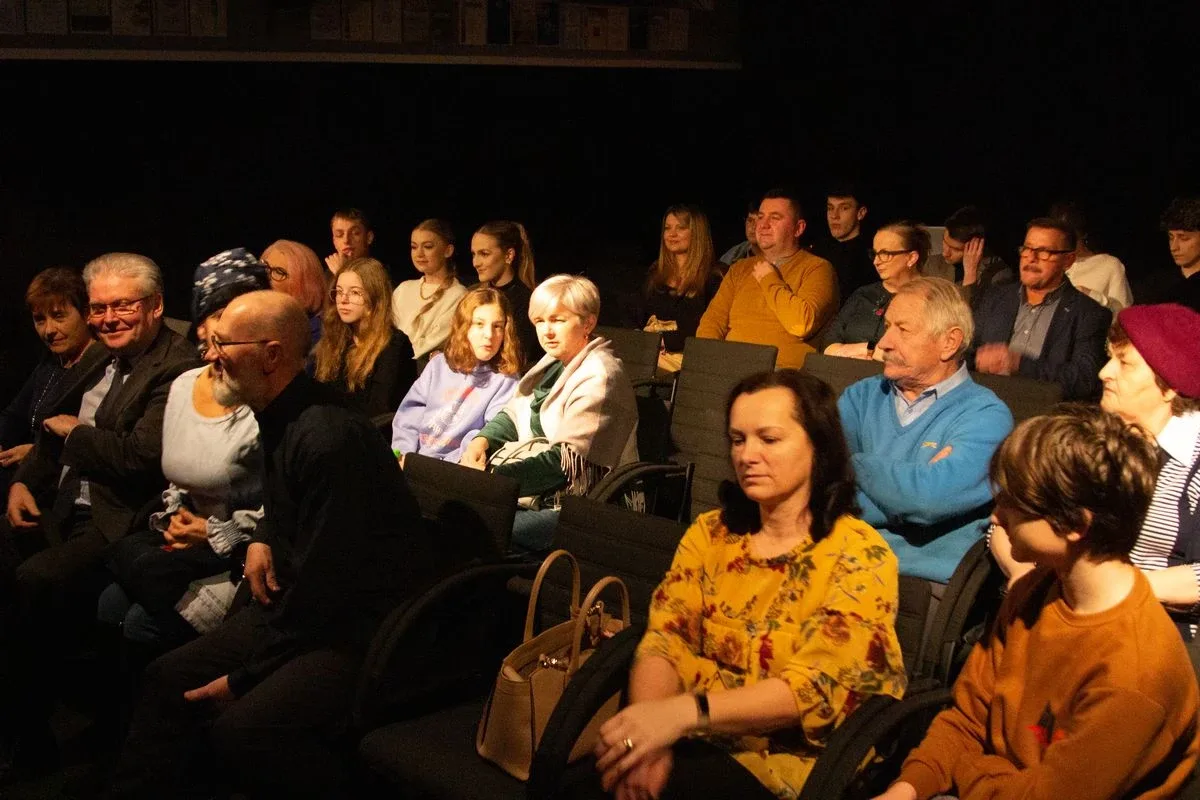 Uroczyste odsłonięcie rzeźby w Teatrze Scena Kotłownia! (zdjęcia)