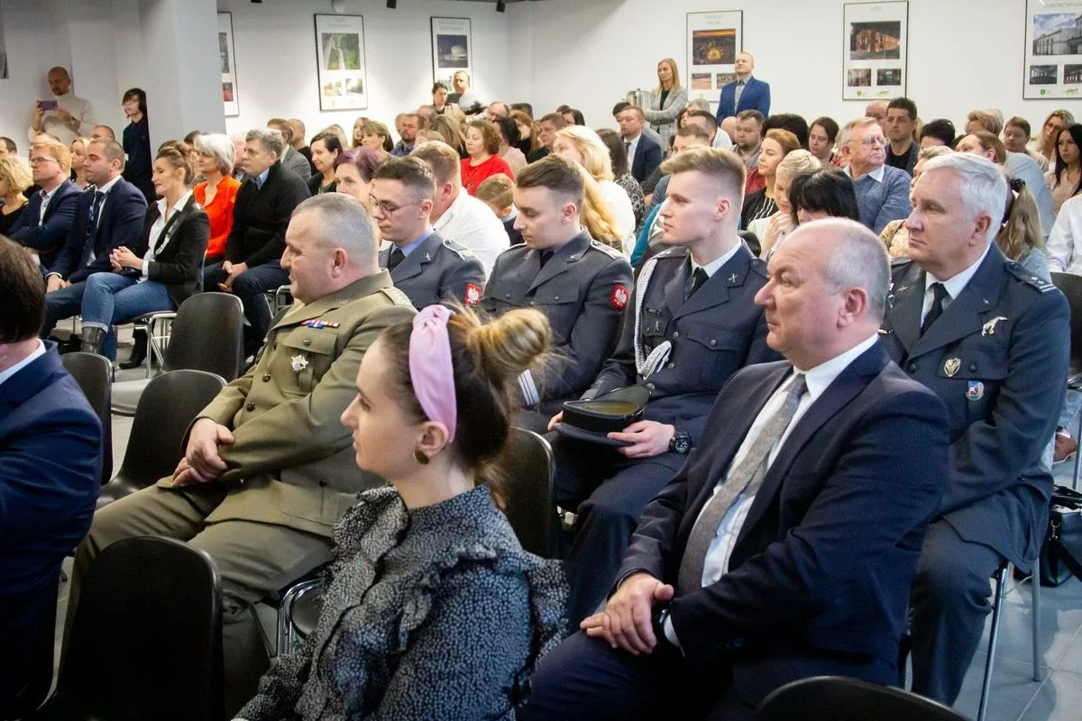 Pierwszoklasiści z CSL Technikum Lotniczego w Nagoszewie złożyli ślubowanie! (zdjęcia)